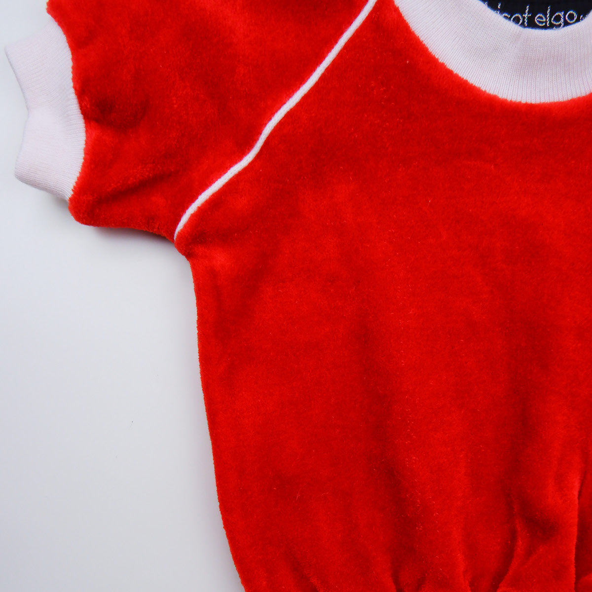 t-shirt en velours rouge vintage pour bébé